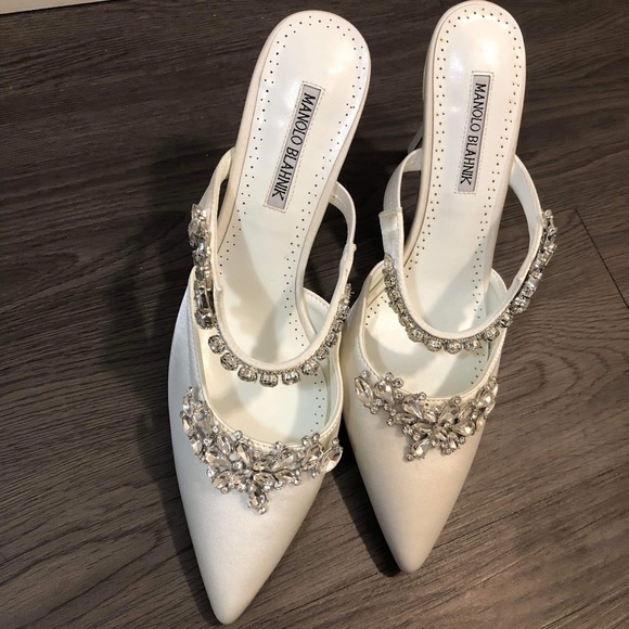 COPY- Manolo Blahnik - Picture 1 of 2